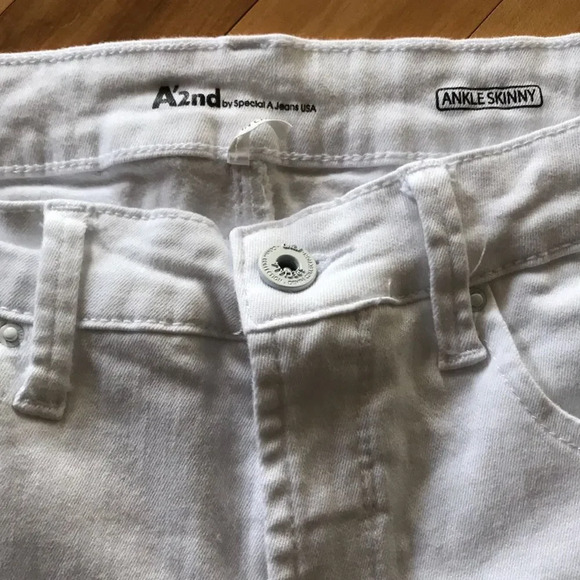 A’2nd white ankle skinny jeans, size 5 - Picture 4 of 7